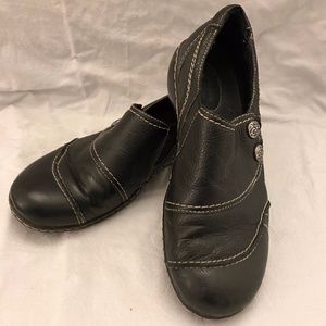 Women's Clarks Loafers. Size 9.